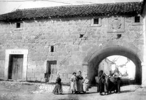 Arco en una de las Calles del pueblo el Toboso (Toledo)