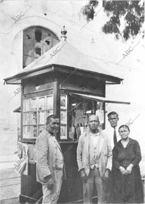 Historia del quiosco de prensa de la plaza del Museo