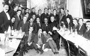 En el Cafe de Pombo banquete en honor del escritor y Pintor, Sr. Gutierrez...
