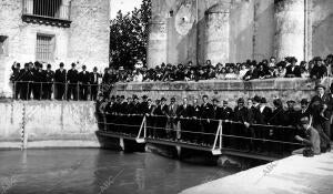 Los Congresistas Visitando al azud de la acequia real del Júcar