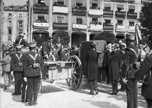 los Restos del Cid: solemne momento en el que Fue Depositada en el armón de...