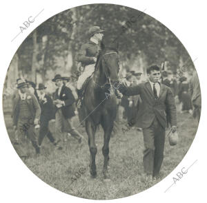 Primer día de las carreras de caballos en el Real Hipódromo de Aranjuez