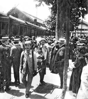 Aspecto de la estación de Francia Monentos antes de salir el tren de Enfermos,...