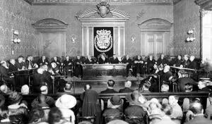 Solemne sesión Celebrada para constituir el tribunal para Niños Delincuentes