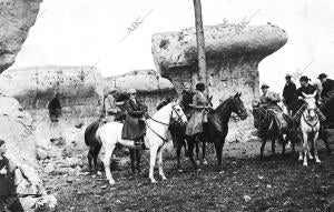 SS.AA. Los Príncipes Doña María del Pilar (1) y Don Alberto de Baviera (2), con...