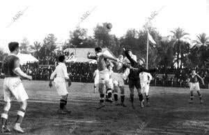 Un momento del que Jugaron el Bremen, Aleman, y el Sevilla F.C., que Ganó 8 A