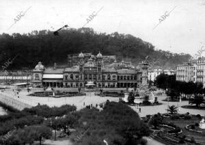 Vista general del casino y parcial de los jardines de Alderdi Eder