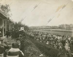 (CA.) Un aspecto del Hipódromo de Madrid durante las carreras