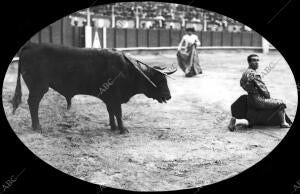 Toros y Novillos en Provincias. Belmonte en el cuarto Toro. Bilbao