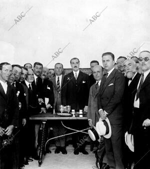 Inauguración del local social y de la Asamblea, bajo la presidencia del Conde de...