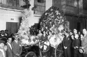 Las Señoritas María Muñoz, celia Fernández Mensaque y Conchita Pazos, que...