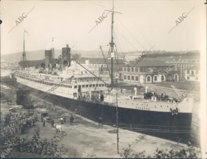 Vista de el Ferrol anterior A la Guerra civil Española, con el barco Espagne...