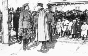 Alfonso XIII durante una visita a Melilla