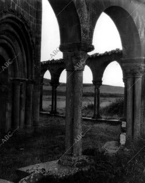 Ruinas de la iglesia Sanata María de Eunate