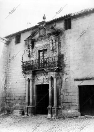 Puerta Primcipal del palacio del Marqués de Salvatierra