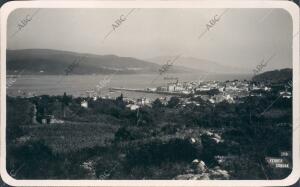 Vistas del muelle y de la bahía de Corcubión