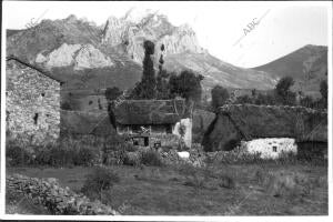 Vista de unas Casas de un pueblo de León