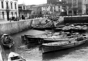 Gijón (Asturias), 1931. Barcos en el Puerto de la ciudad