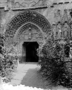 Pórtico de la iglesia de santa María en Olite (Navarra)