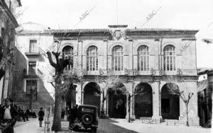 Alcaraz: palacio municipal y lonja del Ahorí