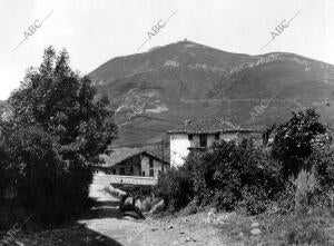 Vista de un camino del pueblo Nocedal (Vizcaya)