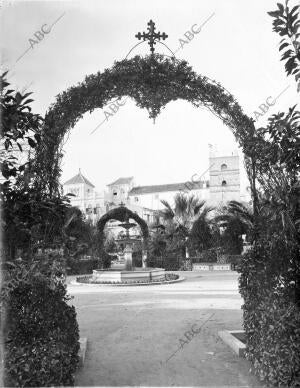 Cruces en los Jardines de Murillo -fecha Aproximada