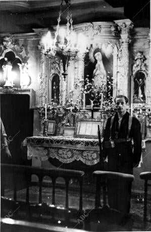 La capilla de uno de los Palacios Incautados por los Republicanos en Madrid, de...