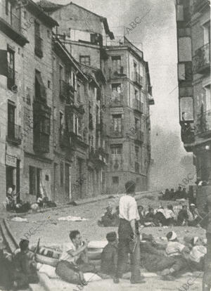 Calle que desde el miradero conduce a la plaza de Zocodover, los milicianos...