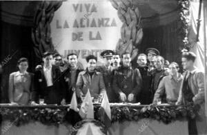 El nuevo comité de las Juventudes después de la clausura del congreso de las...