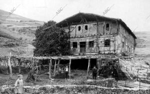 Caserío del pueblo Baquio en Vizcaya