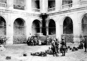 El edificio del ayuntamiento de Málaga Ocupado por los Voluntarios Italianos