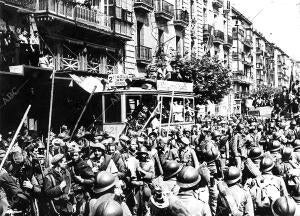 Entrada del Ejercito de franco A Santander
