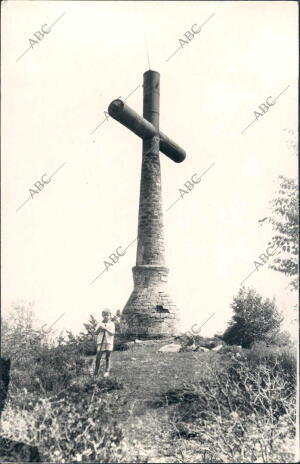 La monumental cruz de Satuy A 865 Metros de altura sobre el nivel del mar