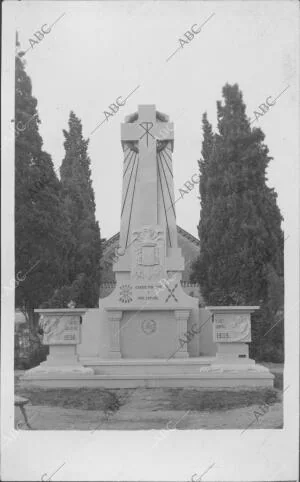 Monumento A los Caídos por dios y por España Inaugurado en 1941 en Aranjuez