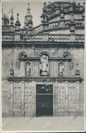 Puerta santa de la catedral de Santiago de Compostela
