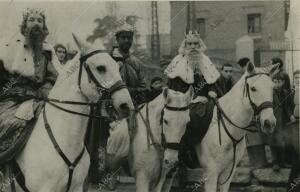 Artística cabalgata de los Reyes Magos organizada por la Juventud Mariana