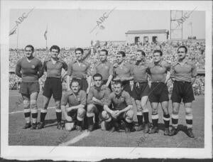 Equipo del Valencia que Fue derrotado por el real Madrid por 3-1 en la final de...