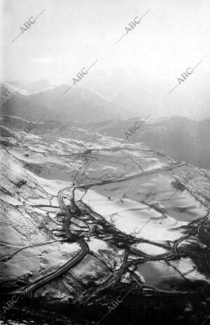 Vista Aérea del puerto de Pajares (Asturias) después de una fuerte Nevada