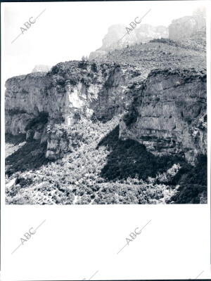 Altos Riscos Llamados el Barcelona de las Cabras, Verdaderos Nidos de Águilas