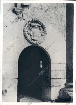 Uno de los Escudos Nobiliarios que se Reparten en el patio del antiguo convento