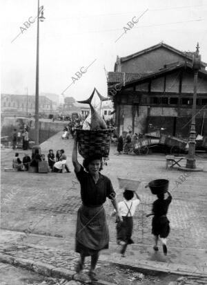 Cargadoras de pescado del puerto de Gijón (Asturias)