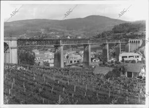 El pintoresco Redondela, la Villa de los Viaductos: viaducto de la línea de Vigo...