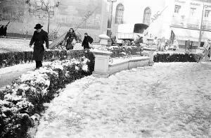 La plaza de la Encarnación de Sevilla nevada