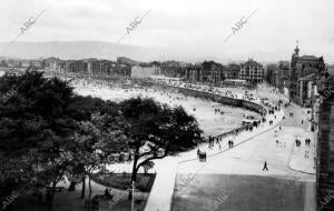 Vista de campo Valdés y la playa en Gijón (Asturias)