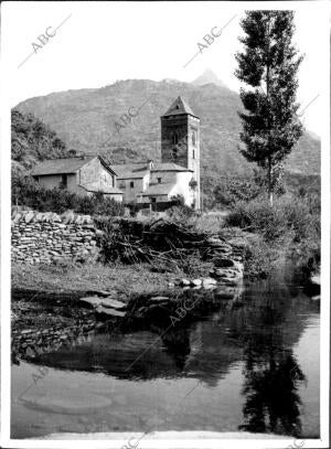 Iglesia de Cardós y su torre Románica junto al río