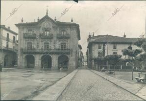 Vista de la plaza de Oñate en la que Podemos ver la casa consistorial de corte...