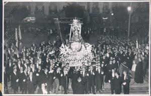 La Virgen Está Siendo Transladada al Embovedado, donde se Va A celebrar un...