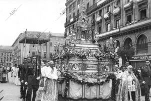 Un momento de la procesión del corpus Christi, en Zaragoza