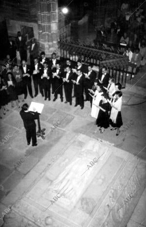 Los Cantores de Madrid intervienen en la audición de música Sacra, en la qué e...