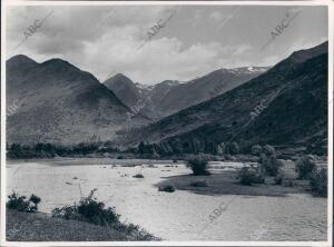 El río Noguera Pallaresa por el valle de Aneu